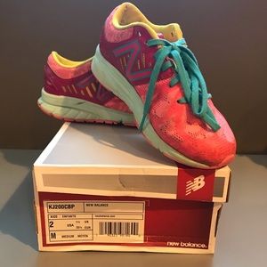 $2/10 New Balance sneakers